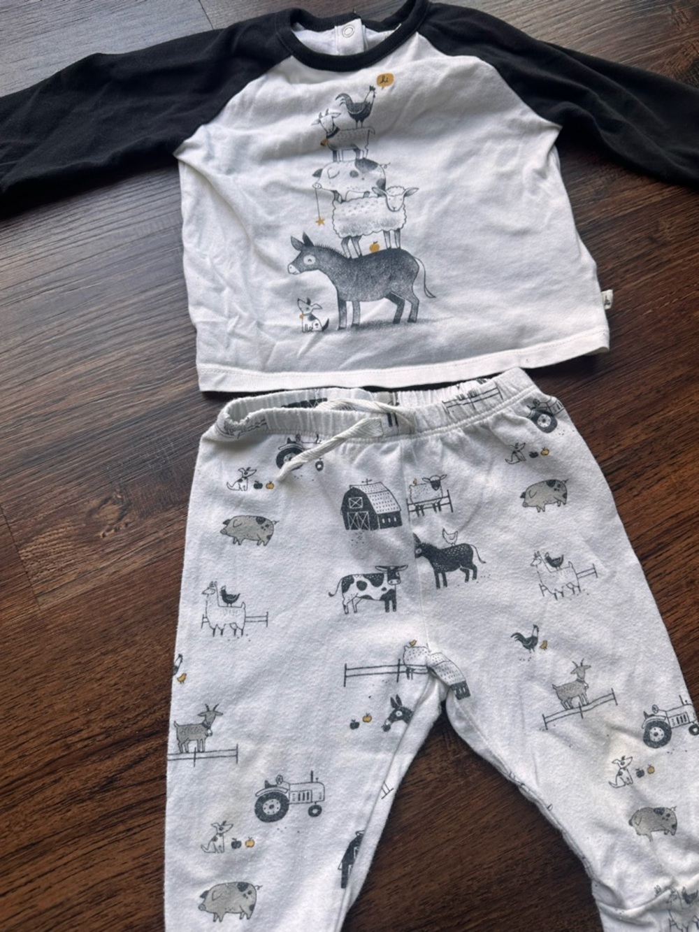 GAP Kids Two-Piece Farm Animal Pajama Set in White and Black